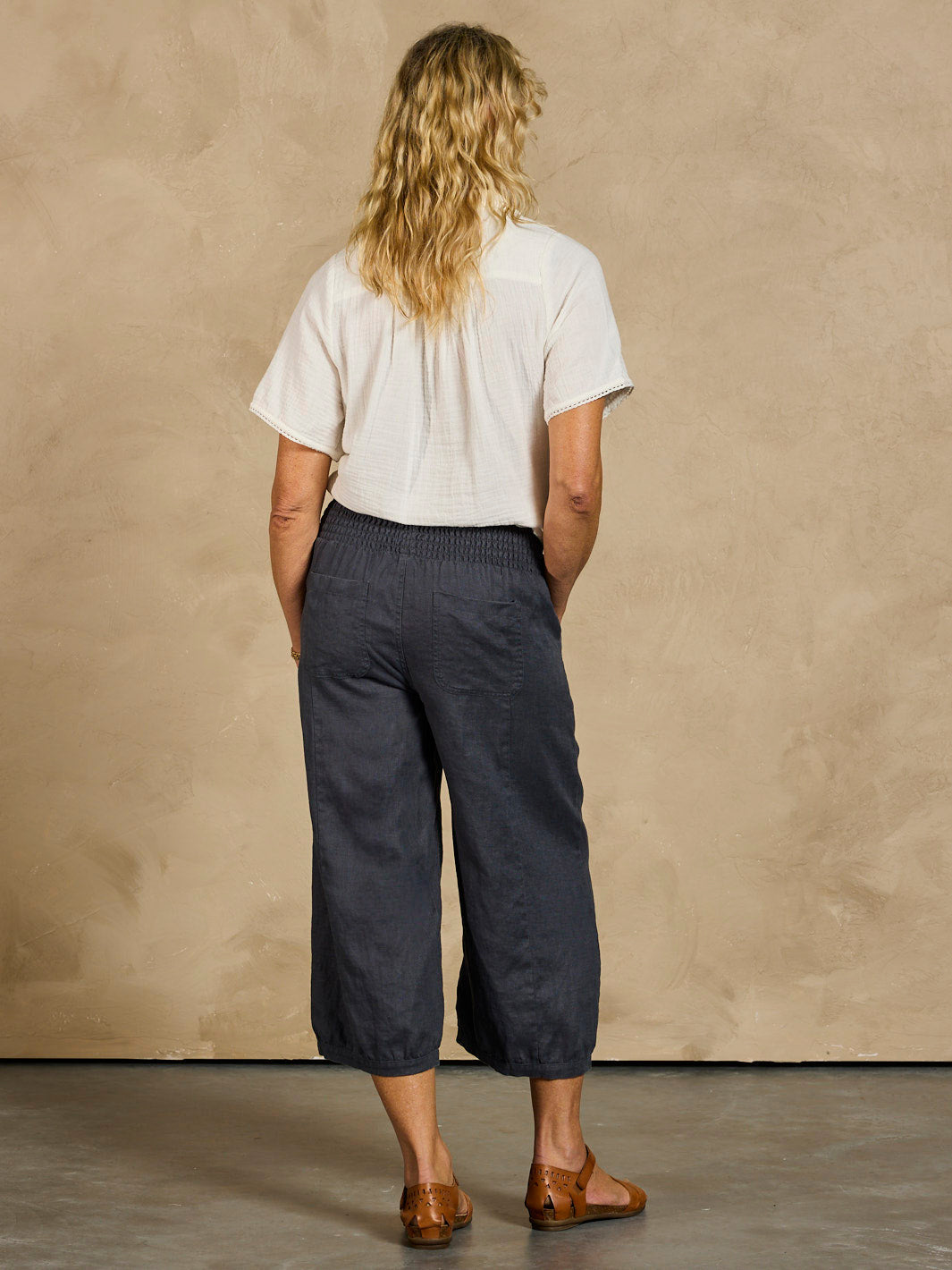 Pantalón Cropped Marrakech de Lino Francés Antracita