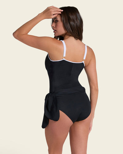 Bañador con falda multiusos y control suave en abdomen