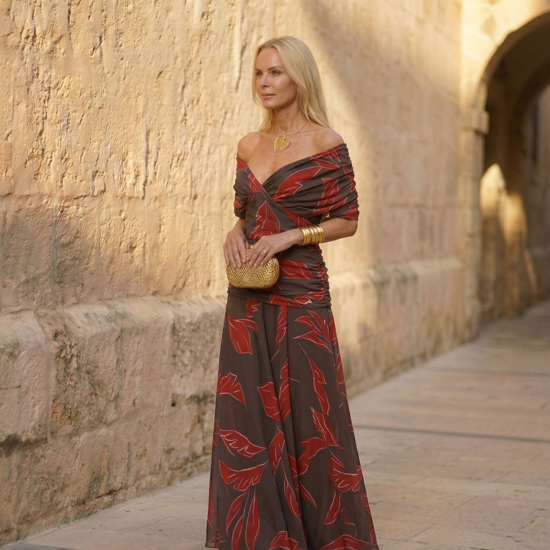 Emilia™ – Vestido rojo con motivo de hojas