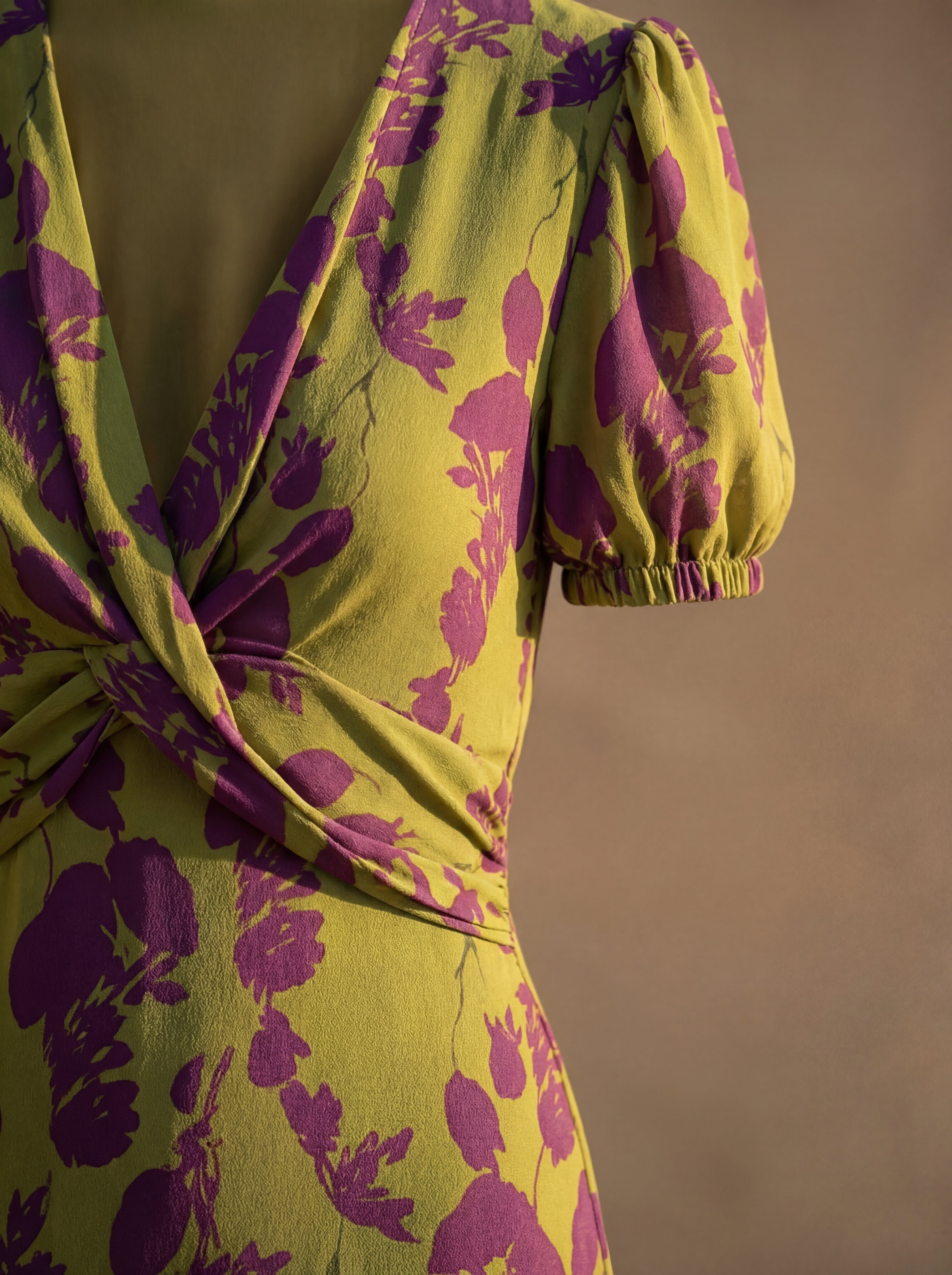 Vestido Elegante en Tejido de Seda - Colección Maison Claire et Sylvie